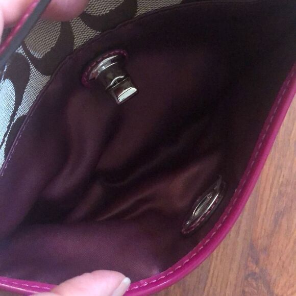 Coach Classic wristlet pouch raspberry ￼handbag - Picture 7 of 9